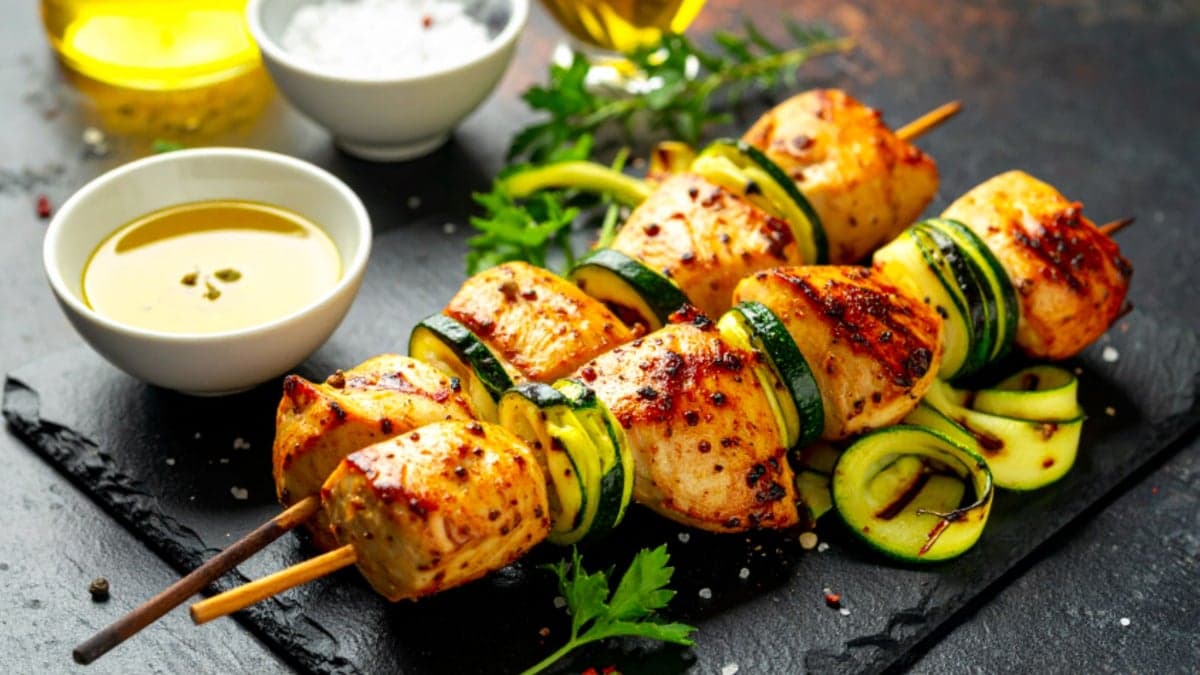 Brochetas de Pollo y Verduras Marinadas