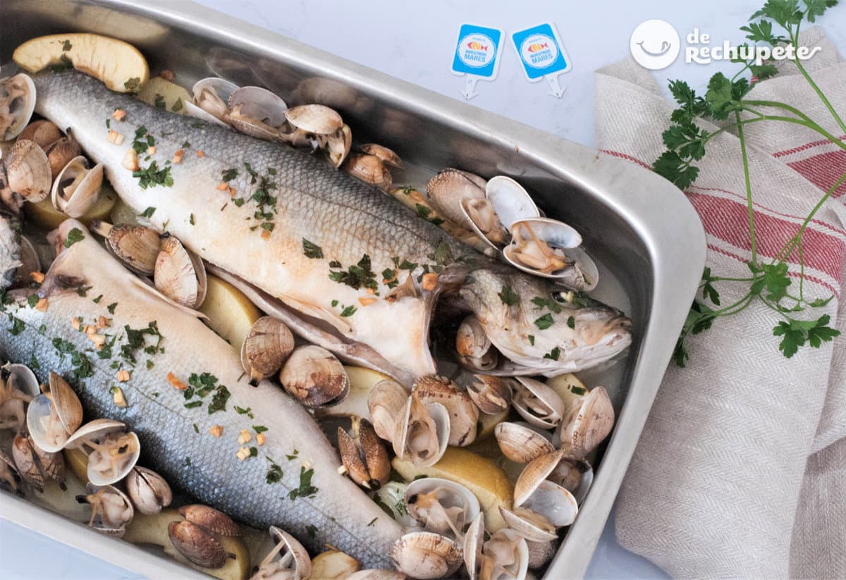 Receta de Lubina al horno con verduras: receta fácil y saludable preparada paso a paso — fotografía editorial de RecetaGenial