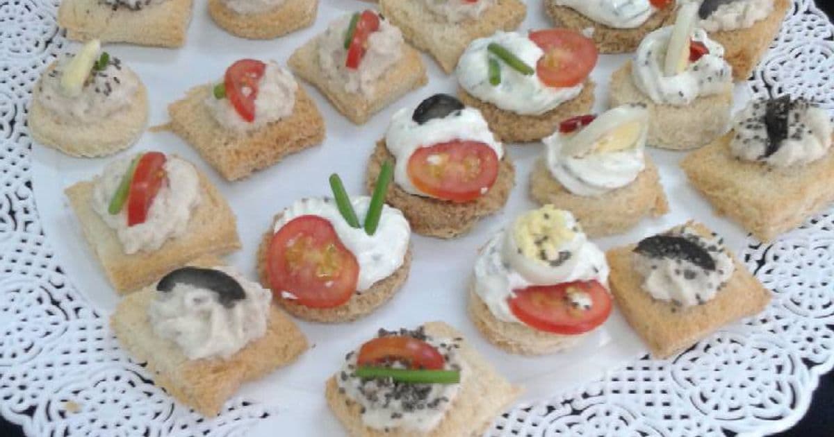 Receta de Recetas De Aperitivos Fríos En Rodajas De Pan: 4 Ideas Fáciles Y Elegantes preparada paso a paso — fotografía editorial de RecetaGenial